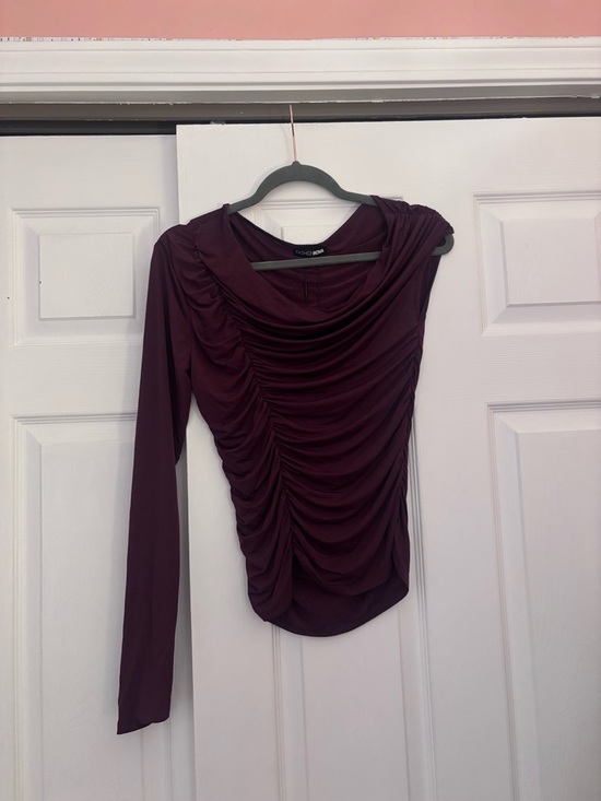 Fashion Nova Tops - Fashion Nova Long-Sleeve Ruched Top in Deep Burgundy